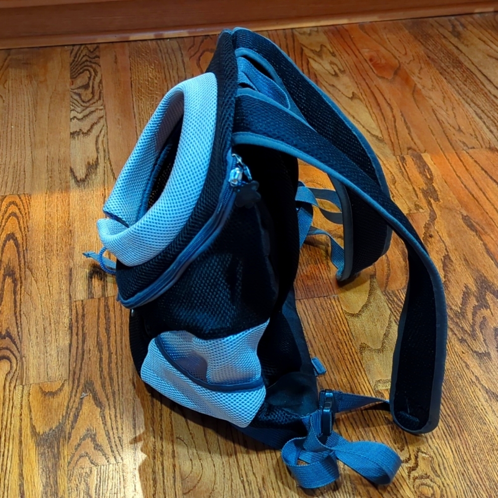 AG Pet Backpack - Picture 2 of 3